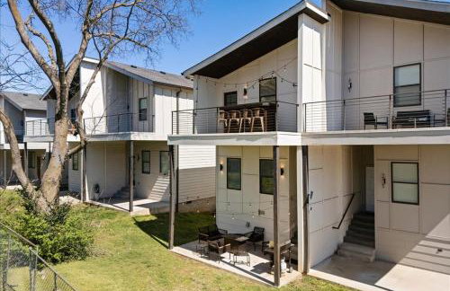 Nash House & Bars of Broadway with Patio Bar and Views! 8min Downtown! Sleeps 12! - Foto 13