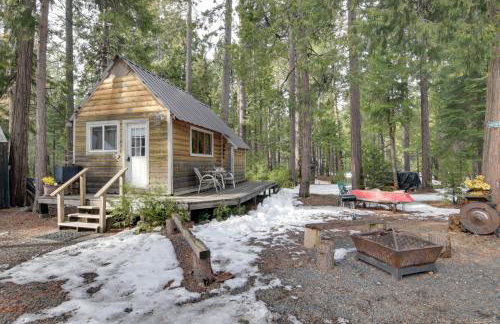 Walk to Trails and Butte Creek Cozy Retreat with Deck - Foto 16