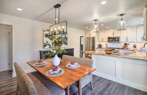 Chic Lake House with Furnished Deck and Hot Tub! - Foto 10