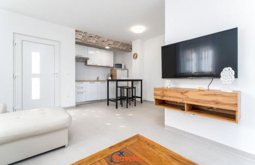 Villa Hlapa-new modern villa near beach - by TRAVELER tourist agency Krk - Foto 24