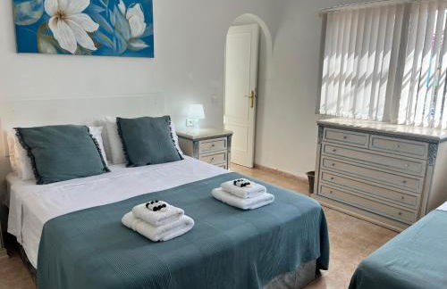 Villa with Free Heated Pool - Pass the Keys - Photo 21