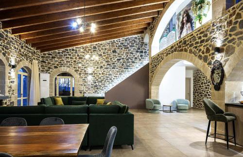 Villa Pasiphae - With Private Heated Pool - Photo 74