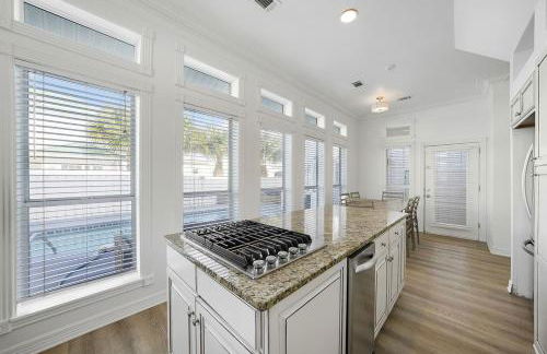 Lazy Bones - Vacation Home Near the Beach with Private Pool & Golf Cart - Foto 12