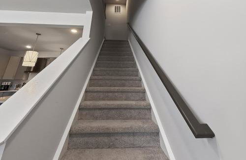 Luxe King Bed, Balcony, Garage in Downtown Raleigh - Foto 68