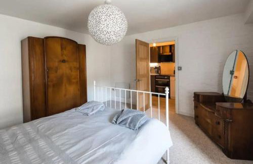 Spacious 2 Bedroom Apartment near Seafront - Photo 7