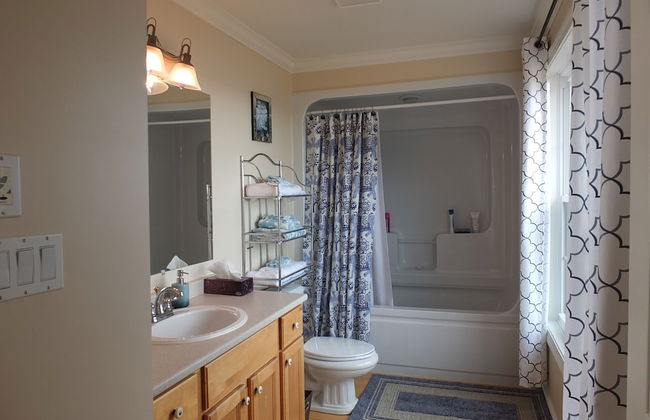 Bluewaters Retreat - Photo 8