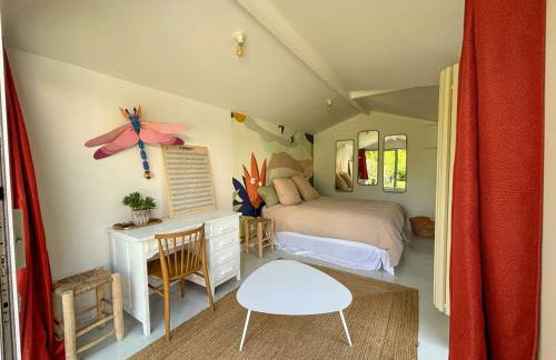 Light-Filled House With Pool In Petit Piquey - Photo 9