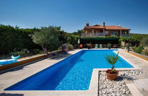 Apartments Holliday house Leylandia - Photo 37