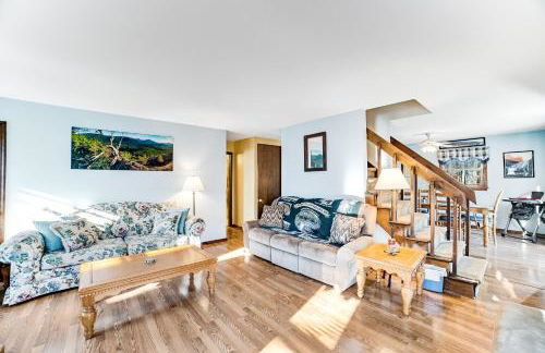 Antler Lake House - Photo 3