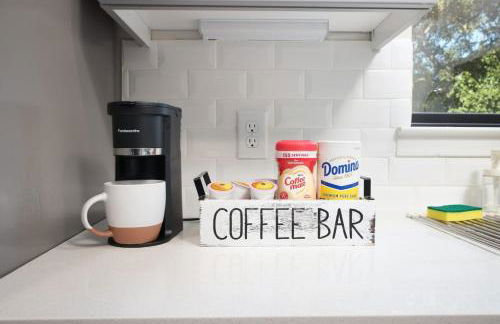 2BR Escape w Parking&Pool, Near Rvrwlk & Conv Ctr - Foto 70