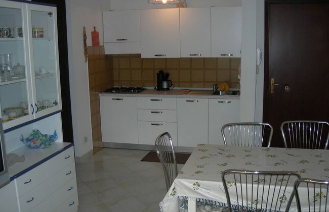 Lovely Flat With Sunny Terrace - Photo 10