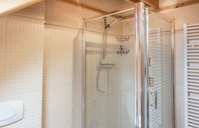 Affluent Chalet in Septon with Whirlpool, Sauna, Hot Tub - Photo 35