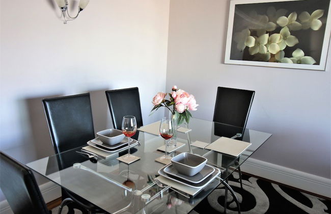 Canary Wharf Luxury River view apartment - Photo 6