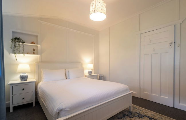 Bay Vista Cottage by the BnB Collection - Photo 3