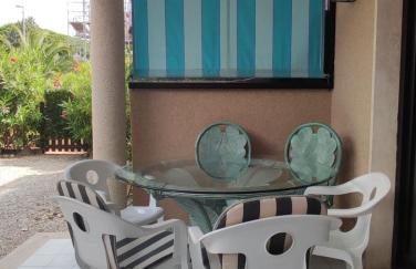 Le Palmier, jardin privatif, plage 200m, centre et restaurants à deux pas, climatisé, wifi, garage, rénové - Foto 12
