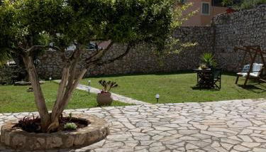 Lofos house - Photo 3, Garden view