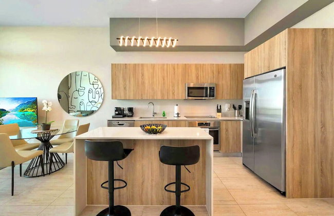 Poolside District Condo - We Host - Foto 23