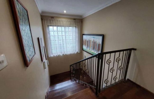 Modern House With Pool in Mount Pleasant - 2063 - Photo 8