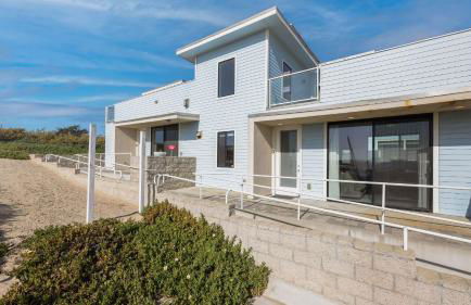 Oceanfront 2BR Rooftop Deck Beach Access Strand Way B - Photo 26