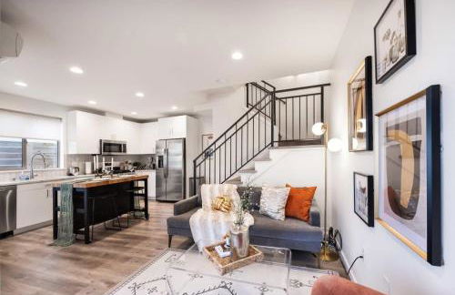 Brand New 3B2B Designer Home near SeaTac - Foto 1