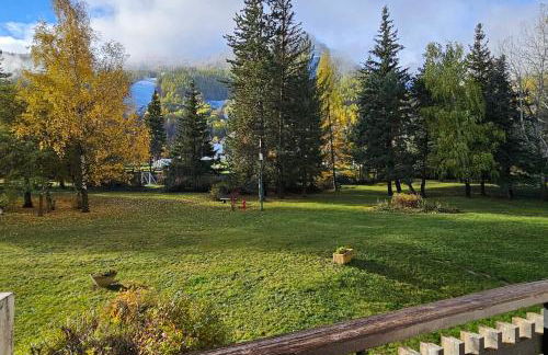 Sunny balcony steps from the slopes - Foto 24