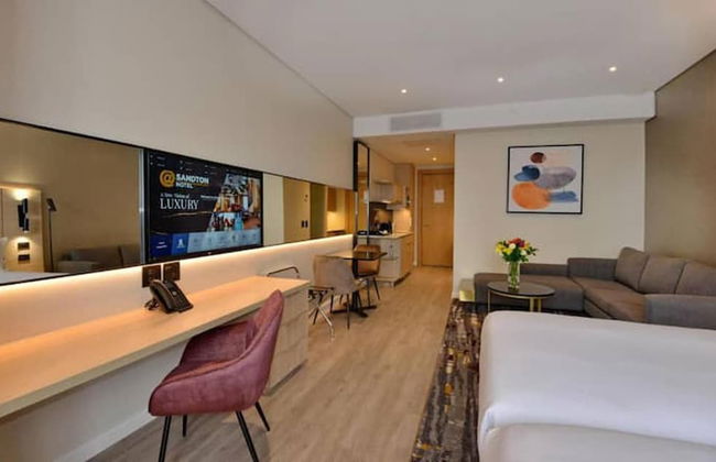 Luxury Apartment Sandton / no Loadshedding / Dstv - Photo 10