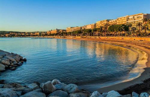 FRGK Victoria 4 Central Cannes 1BR Terrace, AC & Ultra-Fast Wi-Fi - Photo 44