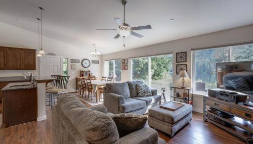 A re-styled single story, 3-bedroom, 2-bath ranch style cabin at Silver Lake - Foto 5