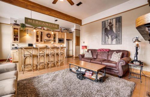 Vintage Downtown Laramie Apartment with Deck! - Foto 1