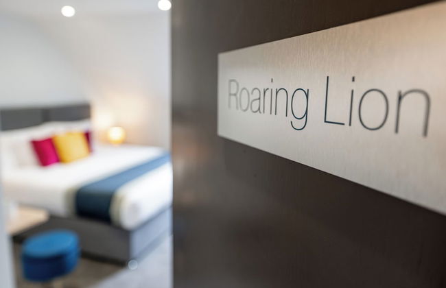 Stableside at York Racecourse - Photo 11