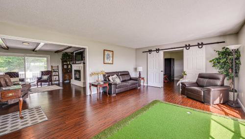 Golf Course Views and Games Galore - Vine Grove Gem! - Foto 4