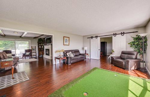 Golf Course Views and Games Galore - Vine Grove Gem! - Foto 4