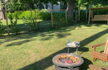 Tiny home in Grade 1 listed church garden - Photo 19