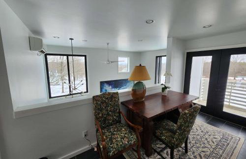 the Sugar Cube, a stunning, spacious, and modern villa with an orchard maze - Foto 21