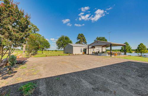 Van Vacation Retreat with Private 300-Acre Lake! - Photo 39