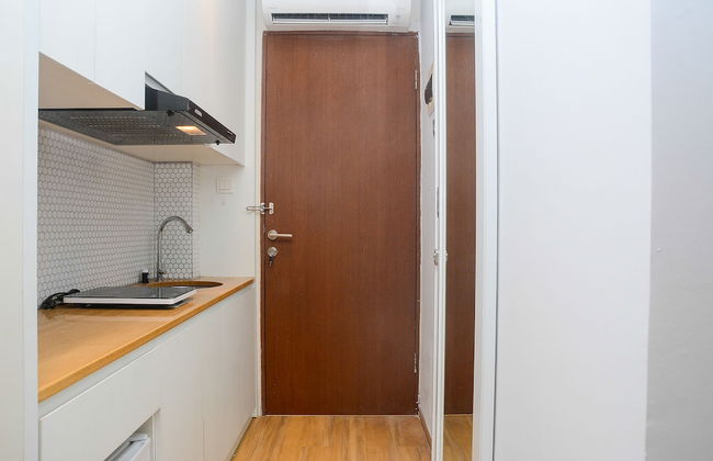 Best Studio Room with Wall Bed Tifolia Apartment - Foto 8