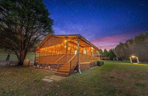 TNT II - Creek Front, Hot Tub, Fire Pit - Foto 1