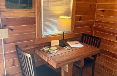 Biker-Friendly Cabin, Pets Welcome, Near River - Foto 9