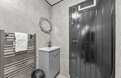 Downtown Studio 4 - Harrogate Town Centre - Photo 15