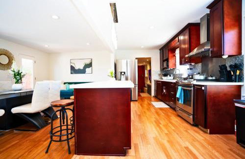 Cheerful 3BR Bar, Jacuzzi & Kids Treehouse - Foto 17