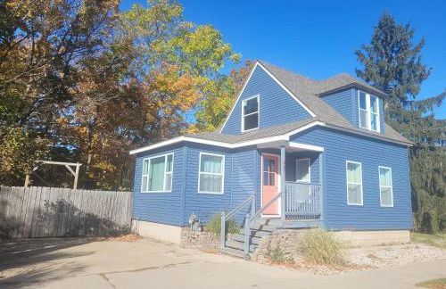 Restoration - Hot Tub, AC, and Great Location! - Foto 2