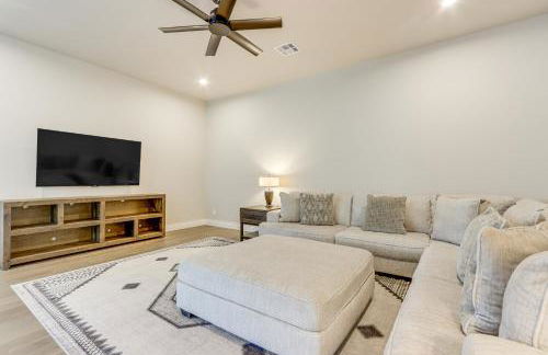 Game Room and Hot Tub! Lakefront Monkey Island Haven - Foto 12