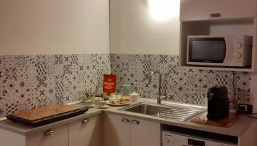 "Lo charme" a 5 minuti a piedi da Ospedale,Teatro Coccia ed Universita',a 30 minuti dai Laghi e 40 minuti da Milano - Foto 4