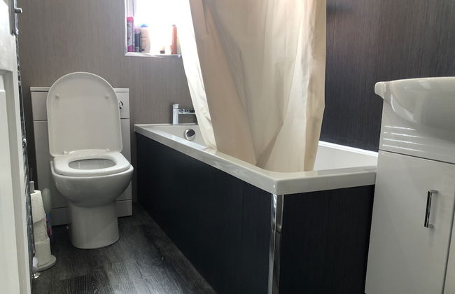 Captivating 2-bed Apartment in Kirkcaldy - Foto 10