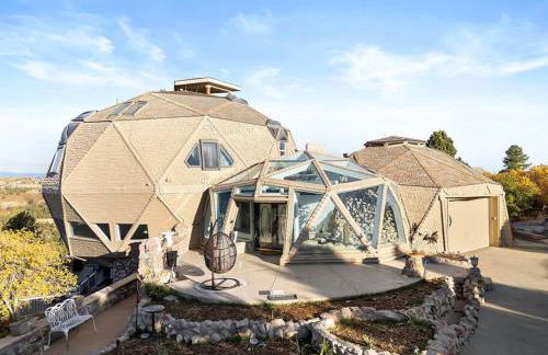 The KingDome - A Unique, Royal Experience with Hot Tub, Rooftop and Views - Foto 13