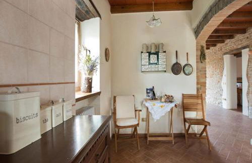 Sunny holiday home with swimming pool - Photo 10