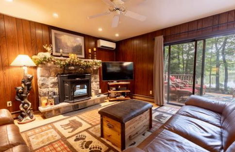 Lakehouse with Boats, MiniGolf, Sauna, HotTub, Swings and Playground! - Foto 15