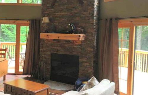 Cozy Vacation Rental for 10 with a Fire Pit in Jim Thorpe, Pennsylvania - Photo 2