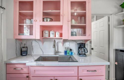 Historic Heights Boss Babe Bungalow - Foto 21