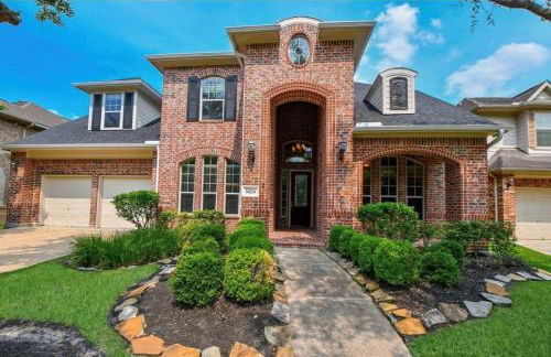 Bedroom with 3.5-Bathroom near Golf Course! - Photo 24